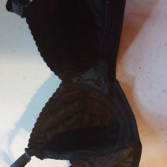 Exquisite Form #3253, Black Floral Bra, Pink Flower, 34A Light on Light - Picture 3 of 5